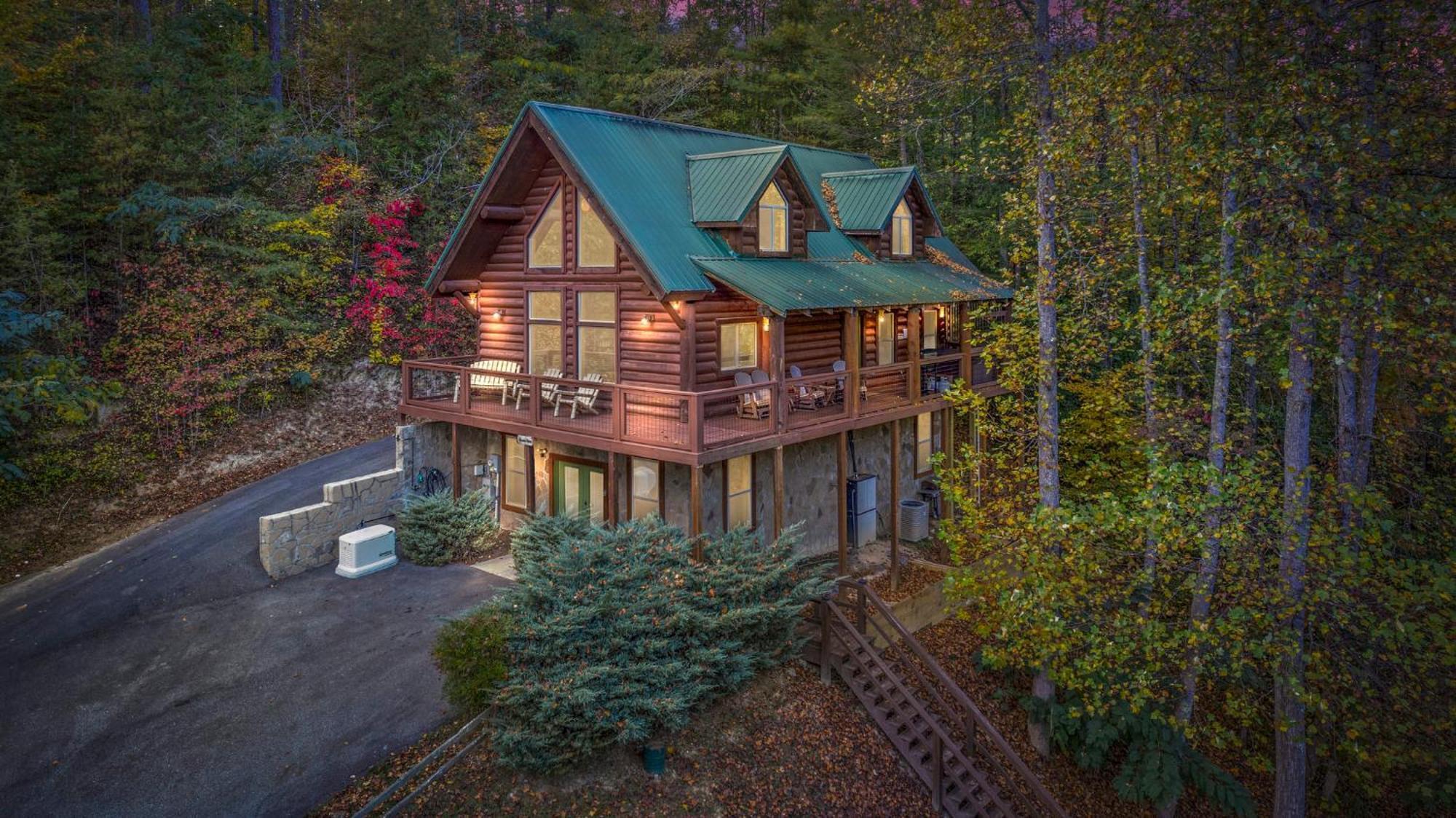 Relaxation Retreat - Pickleball Cabin - Wi-Fi, Fire Pit With Bar, Ev, Game Room, Hot Tub, Pool Access - Mins To Pf Sevierville Luaran gambar