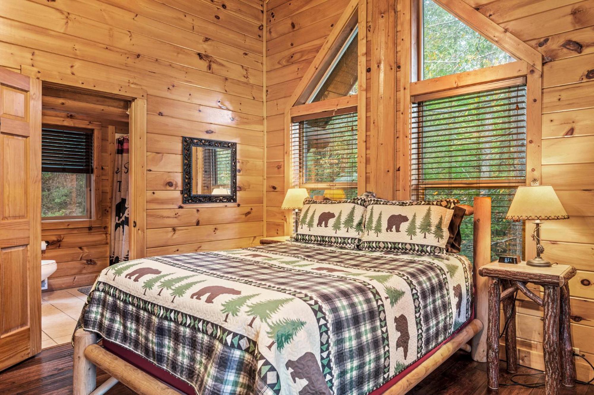 Relaxation Retreat - Pickleball Cabin - Wi-Fi, Fire Pit With Bar, Ev, Game Room, Hot Tub, Pool Access - Mins To Pf Sevierville Luaran gambar