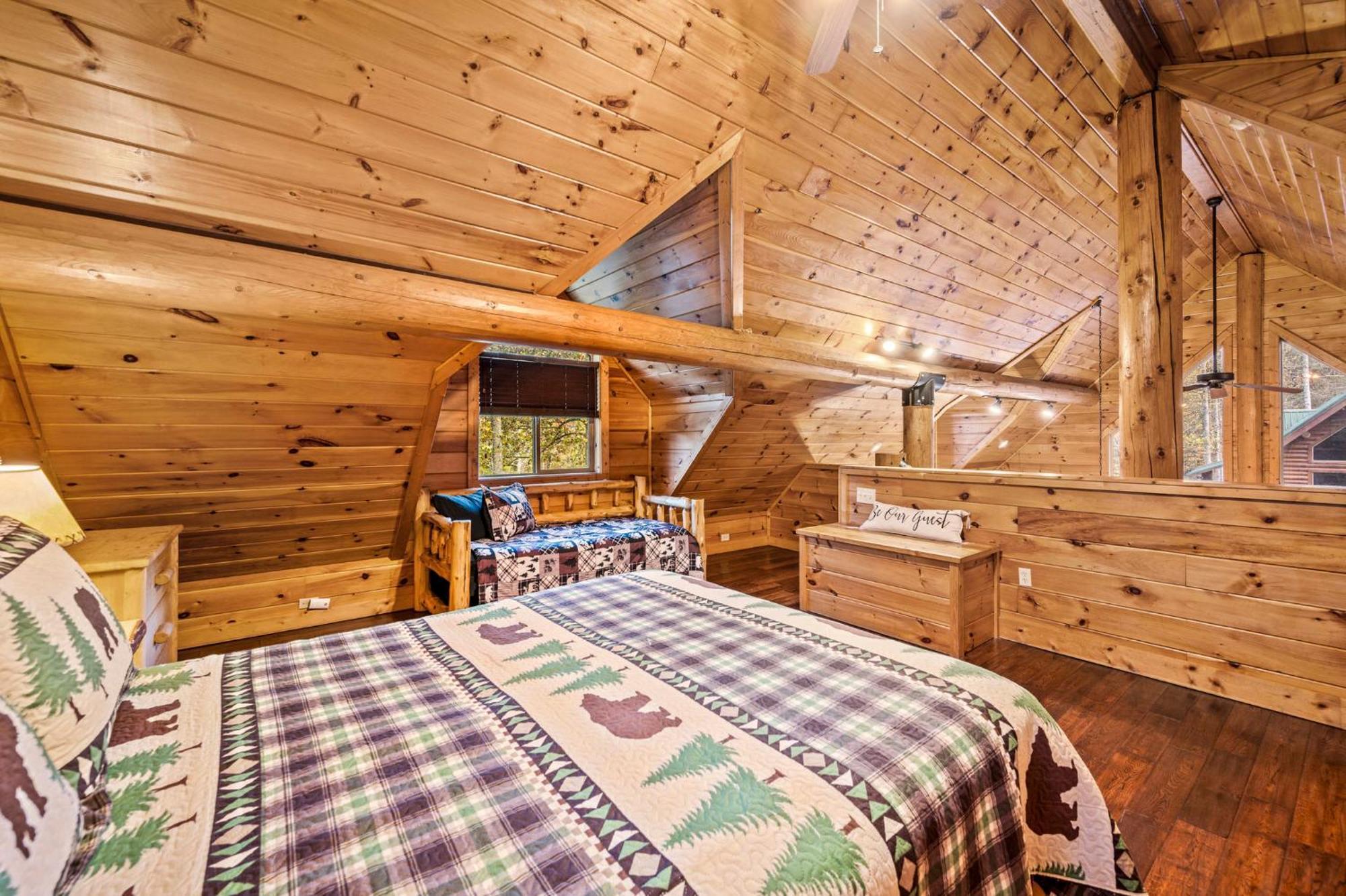 Relaxation Retreat - Pickleball Cabin - Wi-Fi, Fire Pit With Bar, Ev, Game Room, Hot Tub, Pool Access - Mins To Pf Sevierville Luaran gambar