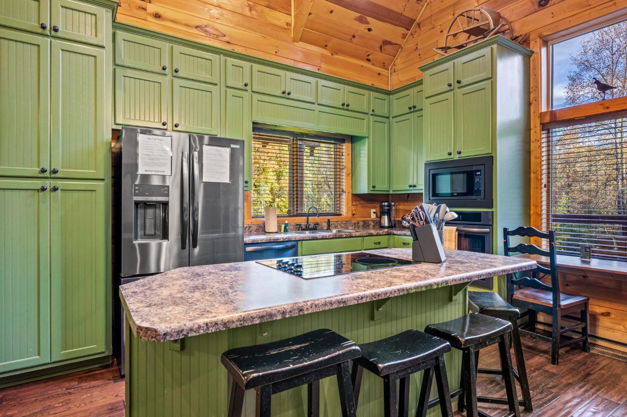 Relaxation Retreat - Pickleball Cabin - Wi-Fi, Fire Pit With Bar, Ev, Game Room, Hot Tub, Pool Access - Mins To Pf Sevierville Luaran gambar