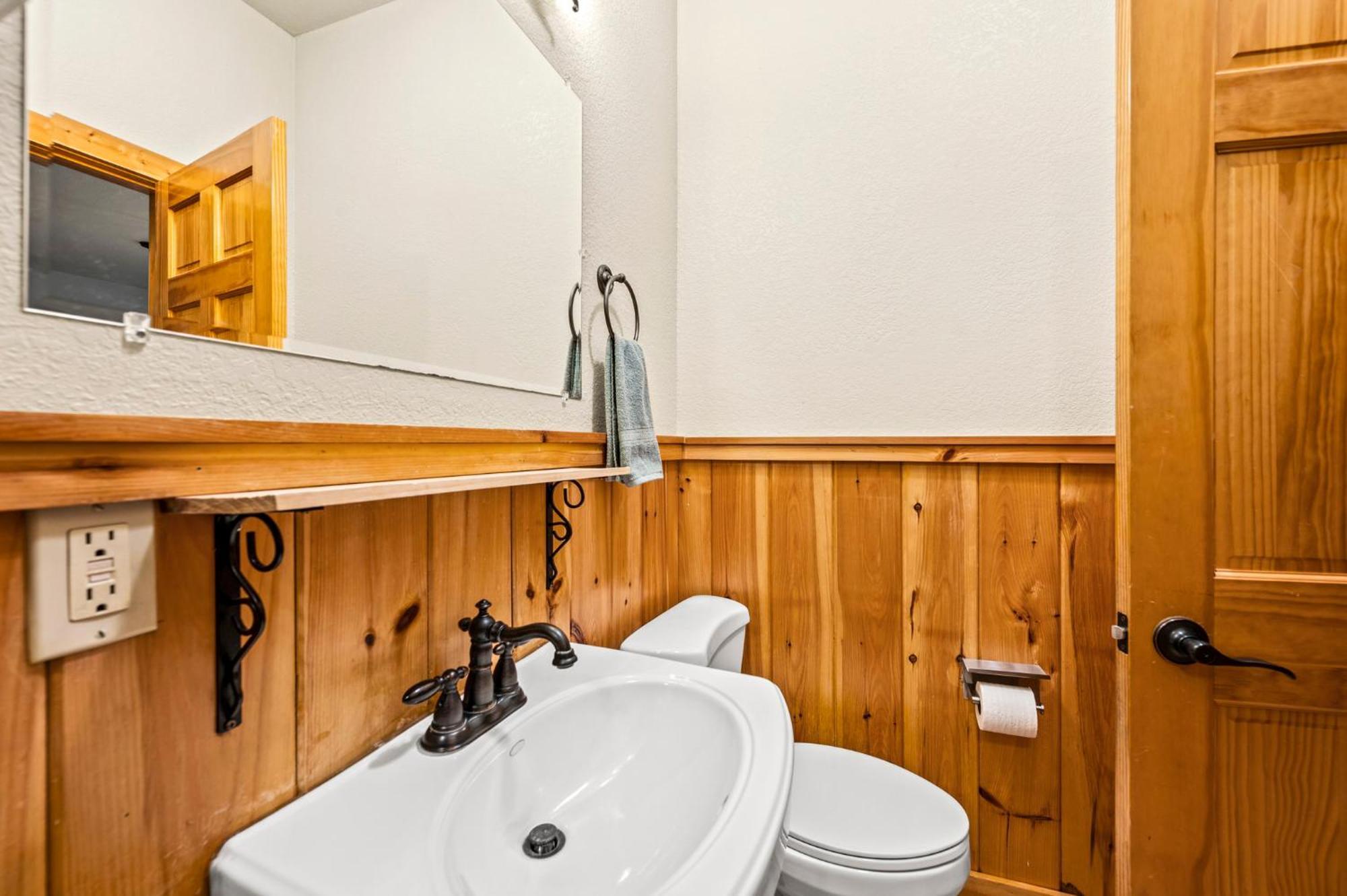Relaxation Retreat - Pickleball Cabin - Wi-Fi, Fire Pit With Bar, Ev, Game Room, Hot Tub, Pool Access - Mins To Pf Sevierville Luaran gambar